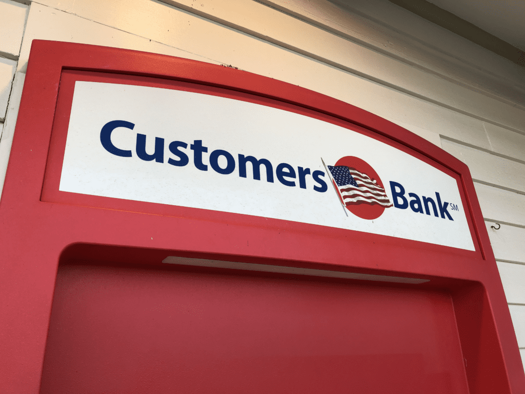 crypto-friendly business bank logo